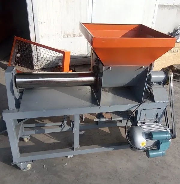Sawdust bagging machine for cultivated mushroom (5)